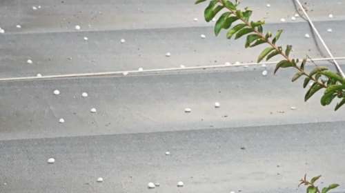 Τρελάθηκε ο καιρός: Ζέστη και 35άρια στην Αθήνα, καταιγίδες και χαλάζι στις Σέρρες [βίντεο]