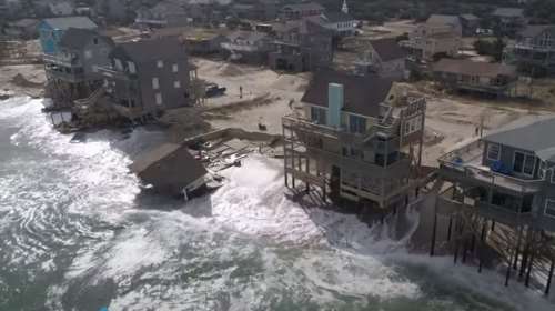 ΗΠΑ: Σε απόγνωση οι κάτοικοι της πόλης με ελληνικό όνομα - Η θάλασσα καταπίνει τα σπίτια τους [Βίντεο]
