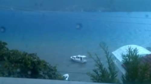 Ρόδος: "Τον έβλεπα στο νερό με κεραυνούς γύρω-γύρω" - Βίντεο ντοκουμέντο από τον τραγικό θάνατο του τουρίστα