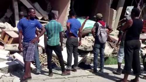 Σεισμός στην Αϊτή: Δραματική η κατάσταση - 1.297 οι νεκροί, 5.700 οι τραυματίες