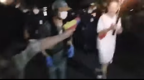 Ιαπωνία: Γυναίκα προσπάθησε να σβήσει την Ολυμπιακή φλόγα με... νεροπίστολο [βίντεο]