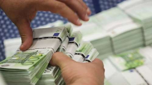 Oι &quot;πλούσιοι&quot; της Ελλάδας: Ποιοι δηλώνουν ετήσιο εισόδημα άνω των 100.000 ευρώ