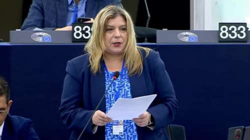 Συρεγγέλα για Πολάκη: Να υψώσουμε όλες μαζί τη φωνή μας απέναντι στο "βούλωστο"