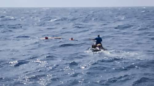 Ναυάγιο δουλεμπορικού στη Φολέγανδρο: Φόβοι για 38 νεκρούς - &quot;Μόλις δύο φορούσαν σωσίβιο&quot;