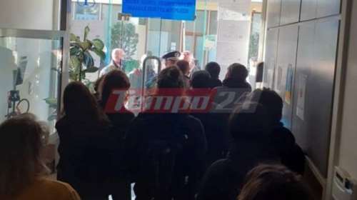 Εισβολή αντεξουσιαστών στα γραφεία της 6ης ΥΠΕ στην Πάτρα - Δέκα προσαγωγές