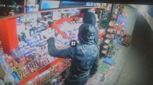 Νέα Φιλαδέλφεια: Ανήλικοι έβγαλαν πιστόλι και λήστεψαν περίπτερο – Βίντεο με τη δράση τους