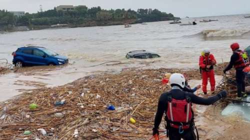 Κακοκαιρία: Ένας νεκρός και μια αγνοούμενη στην Κρήτη - Συνεχίζονται τα επικίνδυνα φαινόμενα [εικόνες]