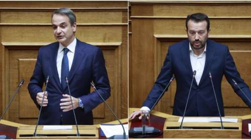 Ο Νίκος Παππάς χάρισε το βιβλίο του στον Μητσοτάκη με χειρόγραφη αφιέρωση: &quot;Είναι δώρο, δεν μπορώ να το αρνηθώ&quot;