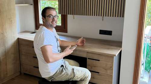 Χαλκίδα: Η 39χρονη αγόρασε τα δύο χασαπομάχαιρα μία εβδομάδα πριν το έγκλημα, λέει ο δικηγόρος της οικογένειας του θύματος