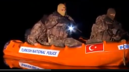 Βίντεο - ντοκουμέντο: Πάνοπλοι Τούρκοι κομάντο προκαλούν με φουσκωτά στον Έβρο