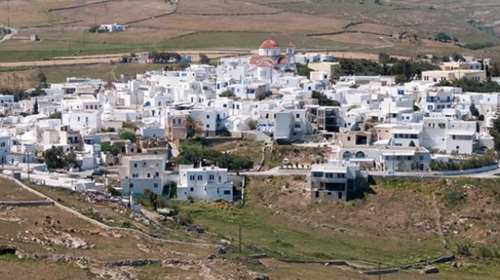 Πάρος: Στον εισαγγελέα οι δύο ανήλικοι - &quot;Είδε 10 άτομα να χτυπούν τον αδερφό του, πήγε να τον σηκώσει και τον μαχαίρωσαν&quot;