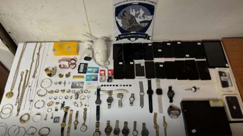 Μέλη συμμορίας &quot;έπιαναν την κουβέντα&quot; με ηλικιωμένους και οι συνεργοί τους άδειαζαν τα διαμερίσματα- Παρίσταναν τους τεχνικούς