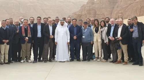 Ο Σαουδάραβας υπουργός Επενδύσεων υποδέχτηκε με μια ελληνική &quot;καλημέρα&quot; τον Άδωνι Γεωργιάδη