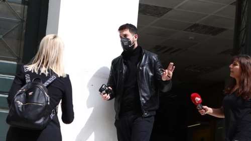 Αναλύτρια λόγου "αποκρυπτογραφεί" τον Μάνο Δασκαλάκη - Αποστασιοποιημένος και ουδέτερος όταν μιλά για τα παιδιά του