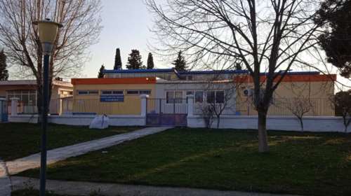 Πώς ένα email γονέα στην Κατερίνα Σακελλαροπούλου άλλαξε τη μορφή ενός δημοτικού σχολείου στην Κομοτηνή [εικόνες]