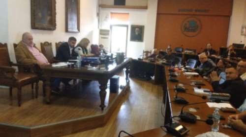 Δεν μαζεύεται με τίποτα ο Μπέος: Αυξάνουμε τα δημοτικά τέλη 25% στον Βόλο γιατί φταίει η &quot;@@@@@@@&quot; η χώρα [βίντεο]