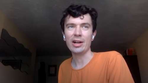 AstraZeneca: Εθελοντής του εμβολίου αποκαλύπτει τις παρένεργειες- &quot;Είχα πολύ υψηλό πυρετό, πονοκέφαλο και κόπωση&quot; [βίντεο]