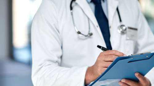 Νέα περίπτωση ψευτογιατρού: Νεκροί πέντε ασθενείς με σκλήρυνση κατά πλάκας - Είχε αποκομίσει πάνω από ένα εκατ. ευρώ