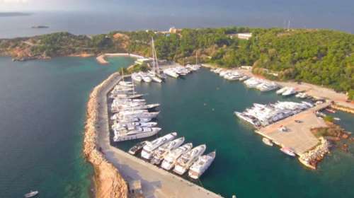 Βουλιαγμένη: Νεκρή εντοπίστηκε η 74χρονη κολυμβήτρια που αγνοούνταν