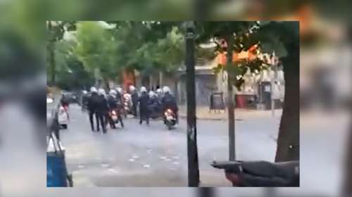 Επεισόδια στα Εξάρχεια: Επίθεση σε αστυνομικούς, φωτιά σε κάδους και σε ένα αυτοκίνητο [εικόνες - βίντεο]