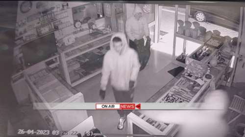 Μεσολόγγι: Διαρρήκτες έκαναν φύλλο και φτερό κοσμηματοπωλείο [εικόνες - βίντεο]