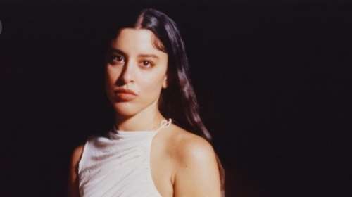 Μαρίνα Σάττι: Αγνώριστη στα 22 της με άφρο κόκκινα μακριά μαλλιά - Η πρώτη εμφάνιση στην πίστα