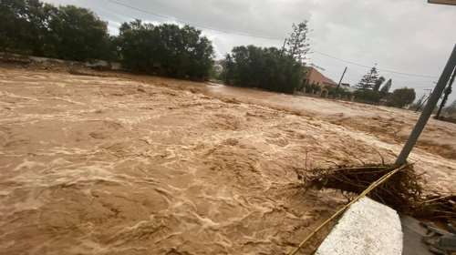 Νέες πλημμύρες από την κακοκαιρία στην Κρήτη: Δρόμοι - ποτάμια δίπλα στα σπίτια [βίντεο - εικόνες]