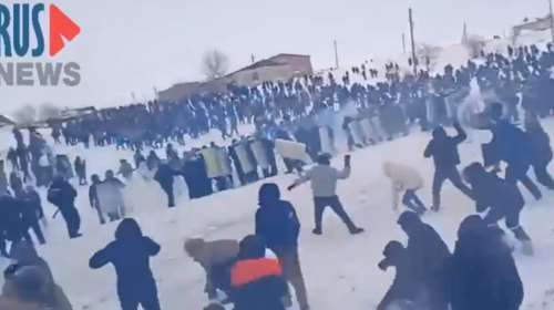 Επεισόδια στη Ρωσία: Συγκρούσεις διαδηλωτών με την αστυνομία - Χιονόμπαλες και δακρυγόνα [Βίντεο]