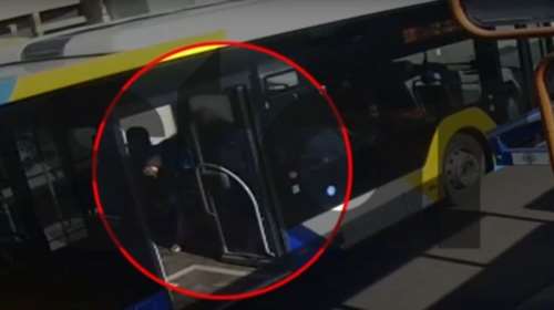 &quot;Σαν θηρίο άρχισε να με χτυπά&quot; - Τι είπε ο αστυνομικός που δέχτηκε επίθεση με κατσαβίδι στο Κορωπί [βίντεο]