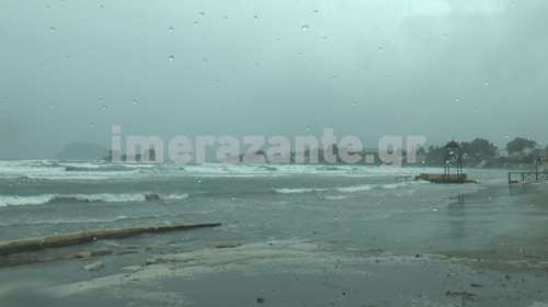 Κακοκαιρία Ιανός: Καρέ -καρέ το πέρασμα του κυκλώνα από τη Ζάκυνθο [εικόνες-βίντεο]