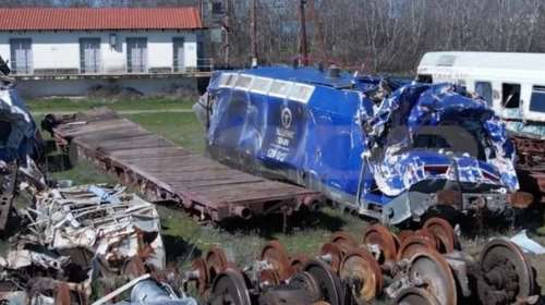 Τέμπη: Στο Κουλούρι κλιμάκιο της Πυροσβεστικής - Έρευνες στο μπροστινό μέρος του κόκπιτ του εμπορικού τρένου