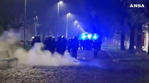 Ιταλία: Επεισόδια στο Μιλάνο μετά τον θάνατο 19χρονου κατά τη διάρκεια αστυνομικής καταδίωξης [βίντεο]