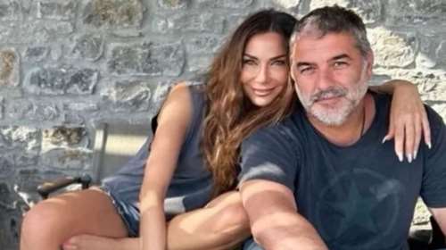 Η ερωτική εξομολόγηση του Βασίλη Μπισμπίκη στη Δέσποινα Βανδή στη θάλασσα: Σε αγαπώ κορίτσι μου [εικόνα]