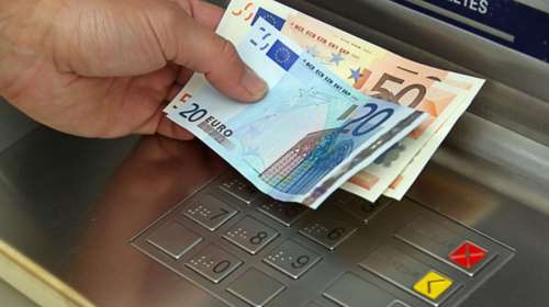 Κατά περίπου 4 δισ. ευρώ έχουν αυξήσει τις καταθέσεις τους τα νοικοκυριά από την αρχή του χρόνου