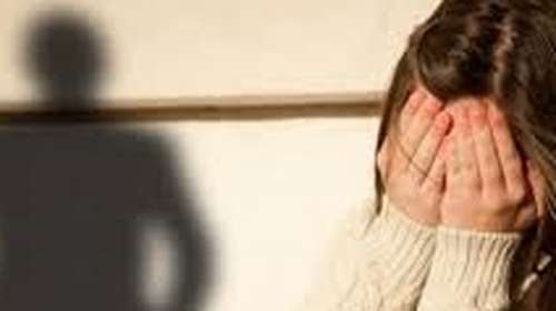 Σοκ στη Λιβαδειά: 14χρονη κατήγγειλε βιασμό από φίλο του πατέρα της - Τι έδειξε η ιατροδικαστική εξέταση