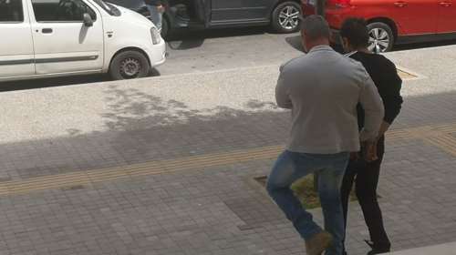 Θεσσαλονίκη: &quot;Σε θέλω τρελά, σ&#39; αγαπώ&quot; - Σοκάρουν τα μηνύματα του 47χρονου στην ανήλικη θετή κόρη του
