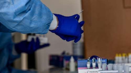 Ανησυχία για την κεραυνοβόλο μηνιγγίτιδα: Πώς πέθανε ξαφνικά 54χρονη με έναν &quot;απλό πονόλαιμο&quot;