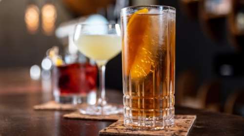 Μπύρα, κρασί ή αναψυκτικό; Ποιο έχει λιγότερες θερμίδες και τι πρέπει να προτιμήσουμε