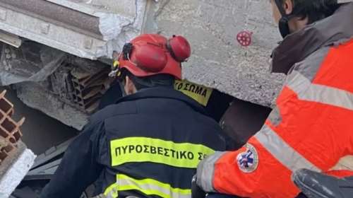 Σεισμός στην Τουρκία: Η ΕΜΑΚ απεγκλώβισε 5 από τους 58 διασωθέντες - Εντονότερη πλέον η &quot;οσμή του θανάτου&quot;