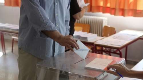 Δημοσκόπηση Interview: Στο 32,4% η εκτίμηση για τη ΝΔ  - Δεύτερη η Καρυστιανού, μάχη ΠΑΣΟΚ - Τσίπρα για την 3η θέση