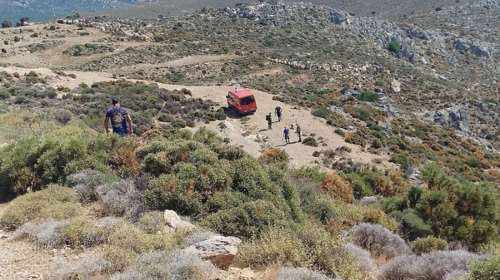 Κρήτη: Πέμπτη ημέρα ερευνών για τον εντοπισμό της 65χρονης συγγραφέα - Ψάχνουν με drones και ελικόπτερο