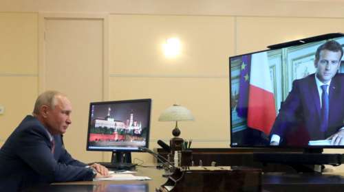 Μόσχα- Νεύρα για τη δημοσιοποίηση της συνομιλίας Μακρόν - Πούτιν: Ο Ρώσος πρόεδρος ήθελε να πάει για...χόκεϊ, ενώ ετοίμαζε εισβολή