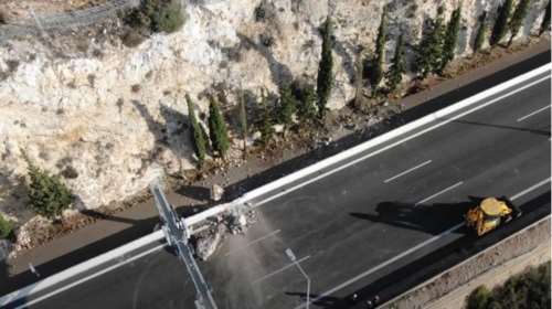 Φιάσκο στην Ολυμπία οδό: Συνεχίζεται η ταλαιπωρία για τους οδηγούς στην Κακιά Σκάλα - Από δύο λωρίδες η κυκλοφορία