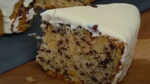 Βασιλόπιτα κέικ με γλάσο - Ζουμερή, αφράτη και σοκολατένια, έτοιμη σε 10 λεπτά