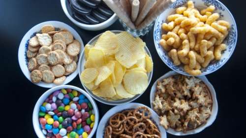 Γιατί θερίζει ο καρκίνος του παχέος εντέρου στις ηλικίες κάτω των 50 ετών - Ποιες τροφές πρέπει να αποφεύγουμε