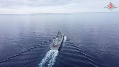 Ρωσία: Η φρεγάτα &quot;Ναύαρχος Γκορσκόφ&quot; έκανε προσομοίωση εκτόξευσης υπερηχητικού πυραύλου Zircon