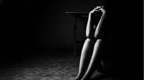 Καταγγελία στη Μύκονο: 24χρονη δέχτηκε σεξουαλική επίθεση από τον εργοδότη της και σωματική επίθεση από τη σύντροφό του