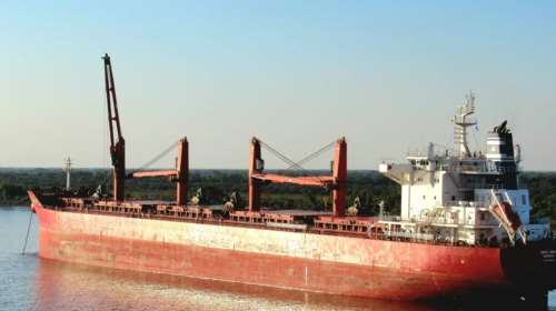 Οι Χούθι ανέλαβαν την ευθύνη της επίθεσης κατά ελληνόκτητου εμπορικού πλοίου