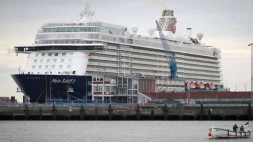 Στην Κέρκυρα το κρουαζιερόπλοιο Mein Schiff 6, μετά τα αρνητικά τεστ για κορονοϊό
