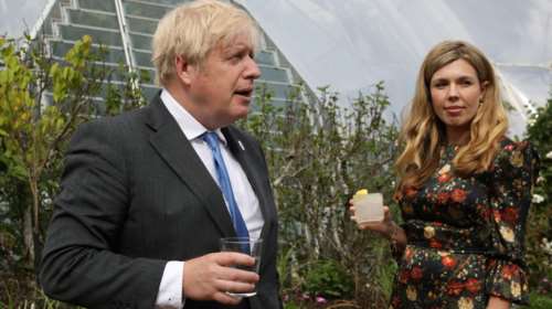 Βρετανία: Σάλος με νέο κορονο-πάρτι του Μπόρις Τζόνσον - Email φωτιά για &quot;ποτάκια&quot; στον κήπο της Ντάουνινγκ στριτ